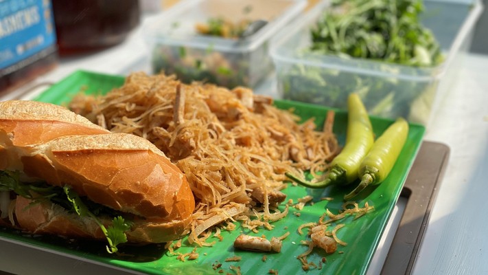 Bánh Mì Bì - Quê Hương