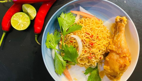 Hoàng Yến - Cơm Gà & Mì Trộn