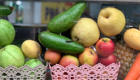 Uyên Xinh Gái Cô Gái Nước Ép - Nước Ép, Sinh Tố & Cafe - Tú Mỡ 