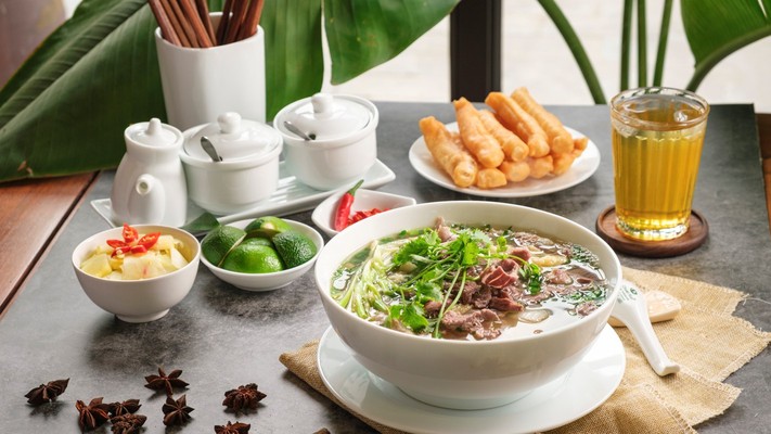 Lý Quốc Sư Long Biên - Phở - Chu Huy Mân