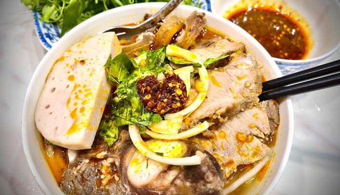 Bếp Nhà Múp - Bún Bò & Gỏi Cuốn - Xóm Chiếu