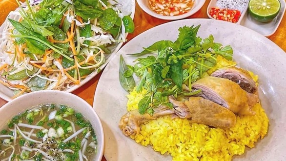 Gà Ta Tam Kỳ - Cơm, Cháo & Gỏi Gà - Nguyễn Cửu Phú