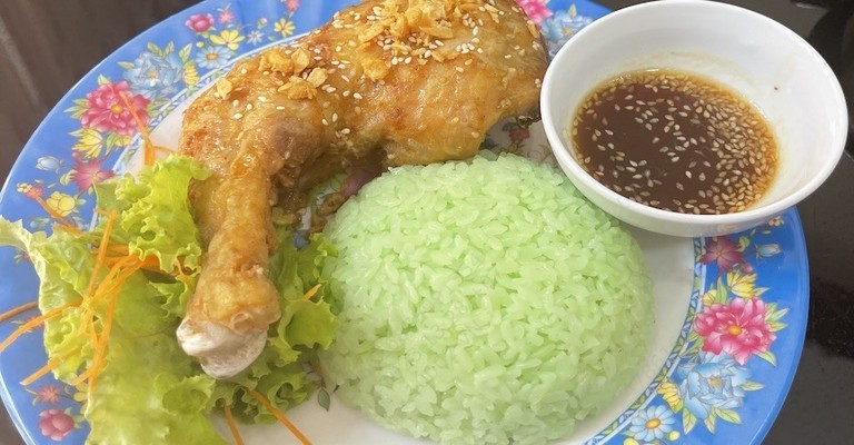 Quán Cô Dung - Cơm Gà, Phá Lấu & Bánh Tráng Trộn - Đường Số 2