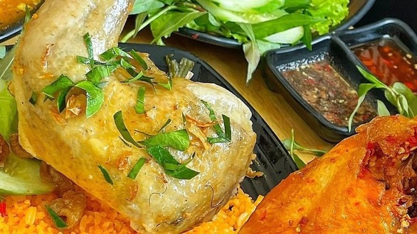 Cơm Gà Anh Ba Báo