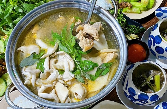 Lẩu Gà Lá É & Mắt Cá Ngừ - Đặc Sản Vùng Miền - 968 Thiên Lôi