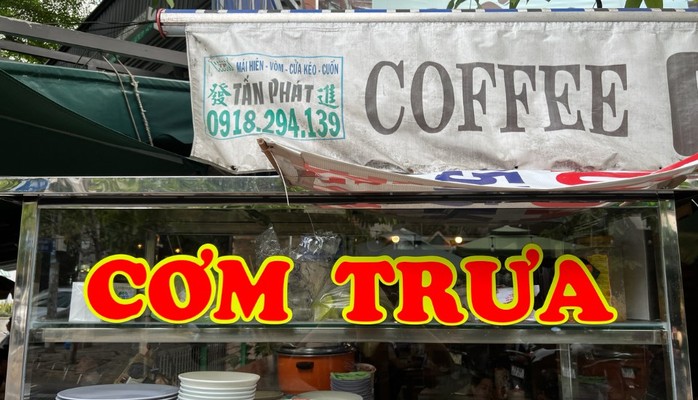 Cơm Trưa Phố Xưa - Đường Số 81