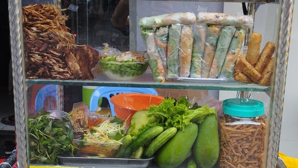 Cô Ba Cà Mau - Cơm Văn Phòng, Cơm Trộn & Ăn Vặt - Dương Bá Trạc