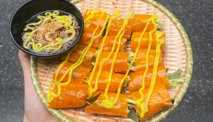 Tiệm Ăn Vặt Tụi Mình - Bánh Mì Muối Ớt & Bánh Tráng Trộn - Ngô Gia Tự