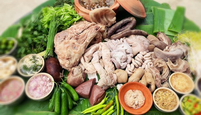 Mét Lòng Quán - Các Món Chuyên Lòng - Hoàng Như Tiếp