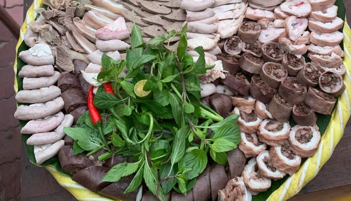 Minh Thắng - Cháo Lòng, Má Heo & Lẩu Lòng - 1475 Lê Chí Dân