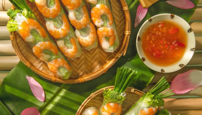 Cuốn Oviam - Gỏi Cuốn, Bún Trộn & Gà Popcorn - Doãn Kế Thiện