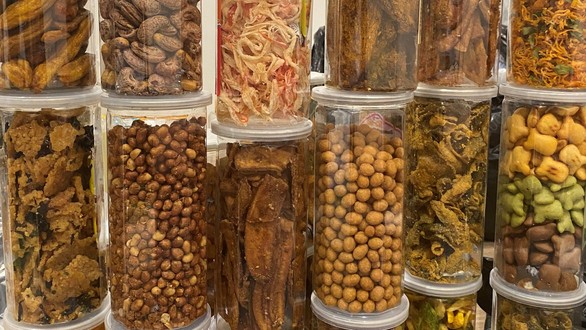 Ăn Vặt - A Chảy