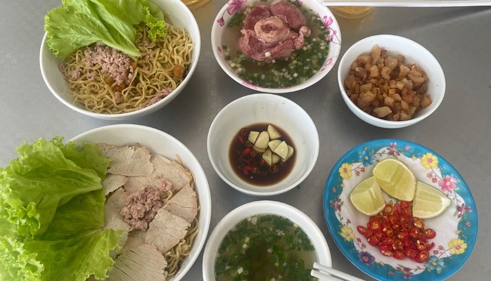 Mì Chí Nên - Mì, Hủ Tiếu & Hoành Thánh - Bùi Hữu Nghĩa