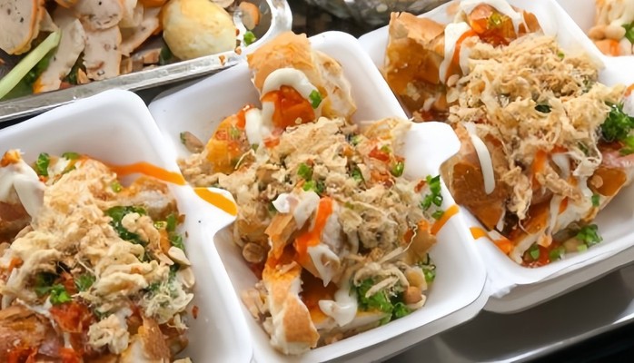 Bánh Mì Hai Hai - Bánh Mì Muối Ớt & Sốt Kem Phô Mai - Trâu Quỳ