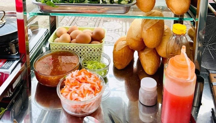 Bánh Mì Chả Cá 104 - Bánh Mì Chả Cá & Ốp La - Nguyễn Thị Minh Khai