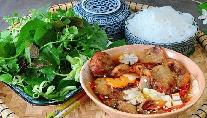 CÔ ĐÔNG - Bún Chả, Bún Trộn, Bún Mọc - Phố TRIỀU KHÚC