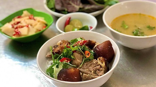 Bún Chân Giò Tăm Cô Ý - Đặc Sản Nam Định - 96 Phạm Ngọc Thạch
