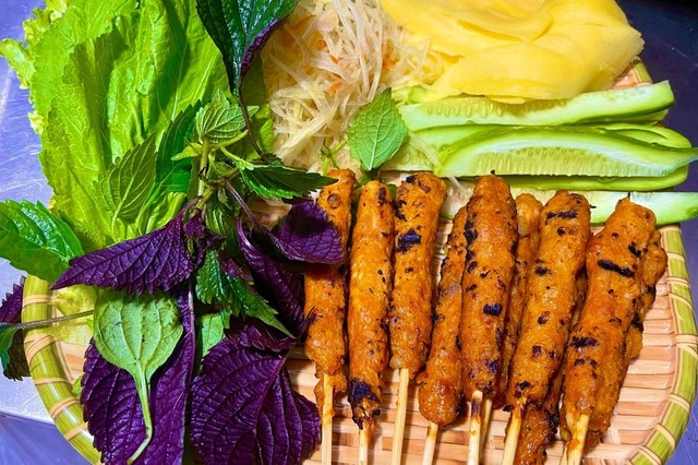 Chảo Gang, Bánh Xèo & Nem Lụi - Đặc Sản Miền Trung - Tô Hiệu