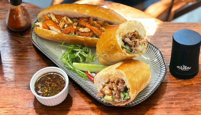 Mr Bánh Mì - Thịt Khìa Nước Dừa & Xá Xíu Gà Xé