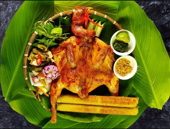 Gà Nướng Cơm Lam & Bánh Bao - Tiến Phát