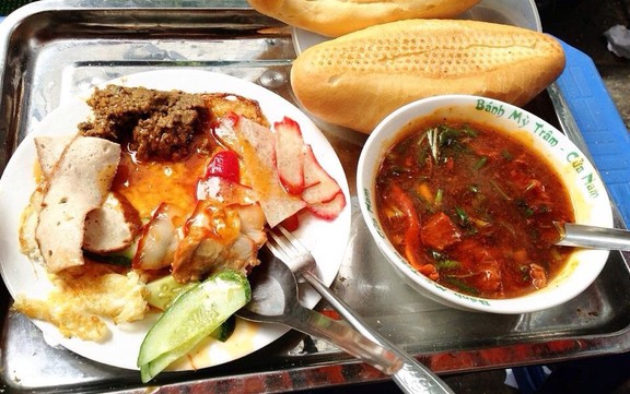 Trâm - Bánh Mì Sốt Vang Đình Ngang - Nguyễn Sơn