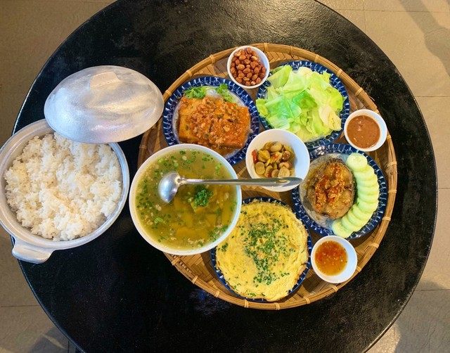 Nhà Hàng Cơm Văn Phòng - 54 Ngô Thì Nhậm