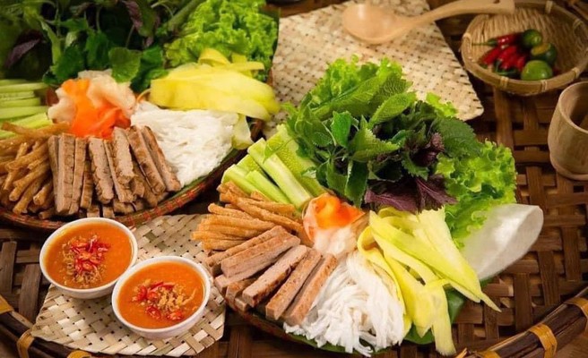 Ăn Vặt Nhà Mỡ - Mỳ Cay, Bánh Mì Chảo & Bún Đậu Mắm Tôm