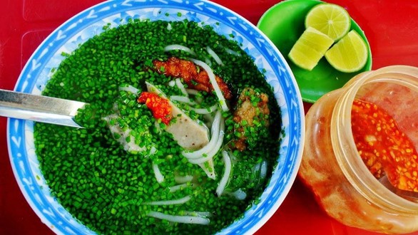 Bánh Canh Hẹ Chả Cá - Cá Dầm Cô Ngân