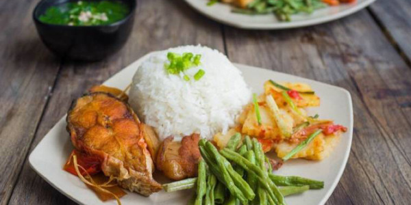 Cơm Thịnh Phát - Đường Số 9