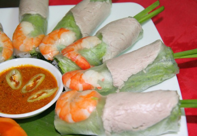 Bún Bò Xào - Gỏi Cuốn - Trần Đình Xu
