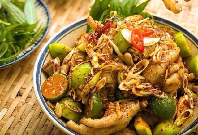 TIỆM CHÂN GÀ - Chân Gà Sốt Thái & Bánh Lọc