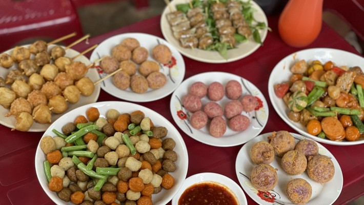 TIỆM VIÊN CHIÊN QUY NHƠN - Xiên Que Chiên Mắm & Mì Trộn Sate