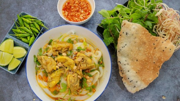 Mì Quảng & Bánh Tráng Thịt Heo - Hồng Kính