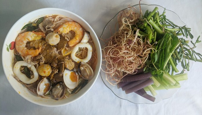 Mặt Trời - Trà Thái Lan Long Nhãn & Bún Thái