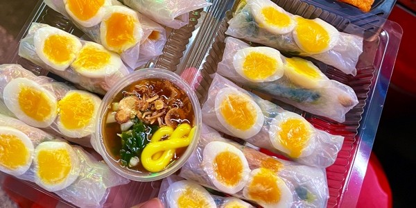 Bánh Tráng Cuốn Lòng Đào Cánh Cụt