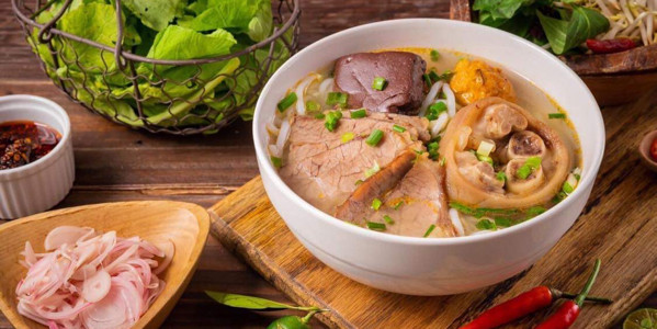 Bún Bò Huế, Cơm Gà & Cơm Sườn - Gia Huy Quán
