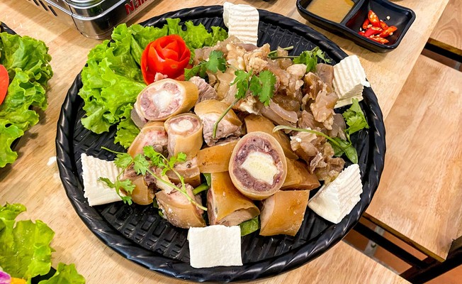 Lẩu Đuôi Bò 777 - Lê Văn Việt