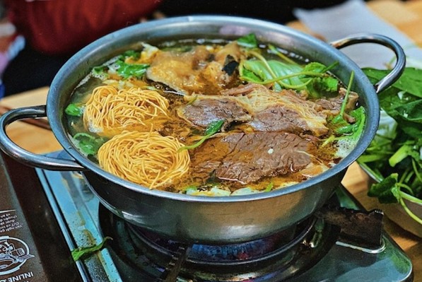 Lẩu Bò Nồi Đất - Bà Sáu