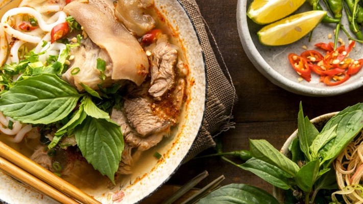 Bún Bò Huế Bà Hường - Cách Mạng Tháng Tháng 8