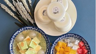 Chè Khúc Bạch Mũm Mĩm - Phố Hoàng Ngân