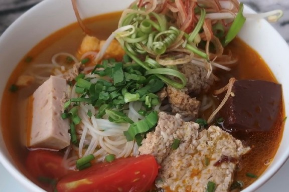 Bún Cua - Bùi Thị Xuân