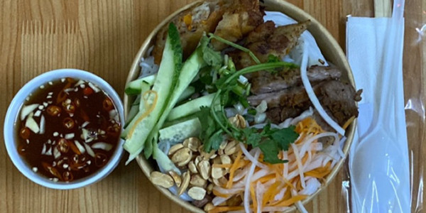 Trường Food - Bún Thịt Xào & Bánh Hỏi Chả Giò - 10/2 Hoàng Xuân Nhị