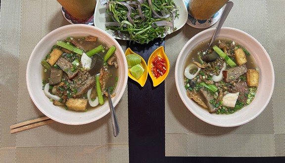 Tiệm Chay Nàng Mây - Cách Mạng Tháng 8