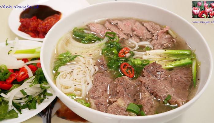 Lam Nguyet Restaurant - Phở Bò & Cơm Văn Phòng - Lạc Long Quân