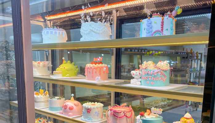 TIỆM BÁNH OLIU - Bánh Ăn Vặt, Bánh Ngọt & Bánh Kem - 30 Thống Nhất