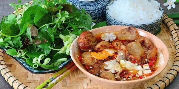 Tít Thò Lò - Bún Chả, Bún Trộn & Bún Đậu - Văn Khê