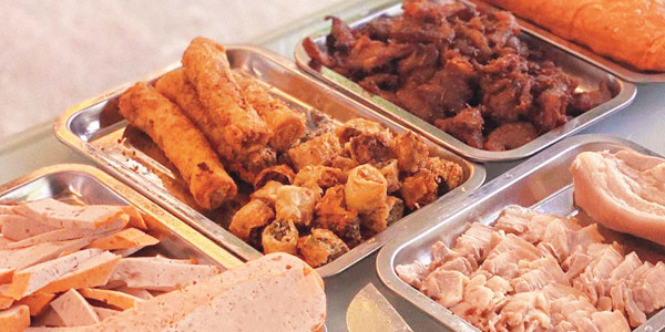 Tiệm Ngoại - Cơm Thố, Bún Nghệ & Bánh Cuốn Nóng