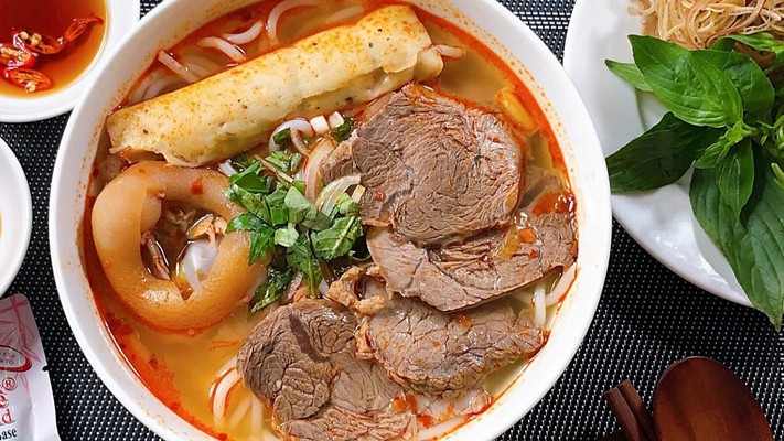 Tiệm Bún Bò Huế, Bò Kho & Bún Riêu - Trần Xuân Soạn