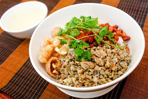 Đặc Sản Huế O Nguyễn - Cơm Hến, Bánh Mì Bột Lọc & Gỏi Lòng Bò Trái Vả