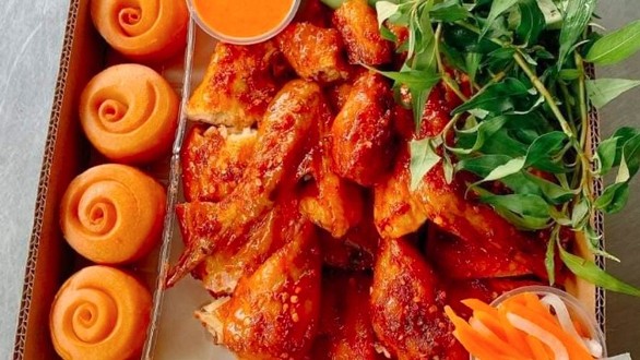 A TIỀN - CƠM TẤM & GÀ QUAY CƠM LAM BÁNH BAO